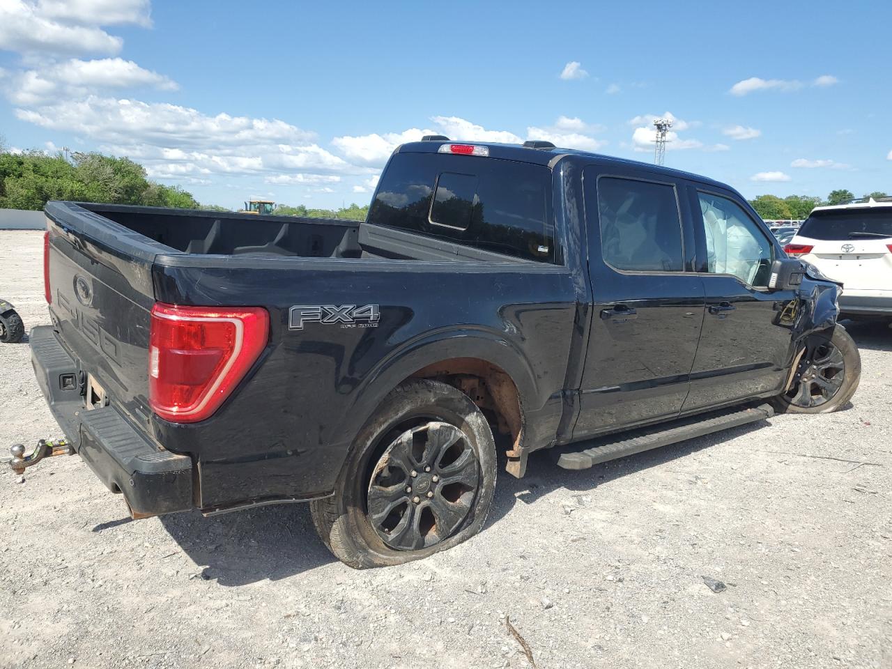 Ford F-150 Supercrew Image 4