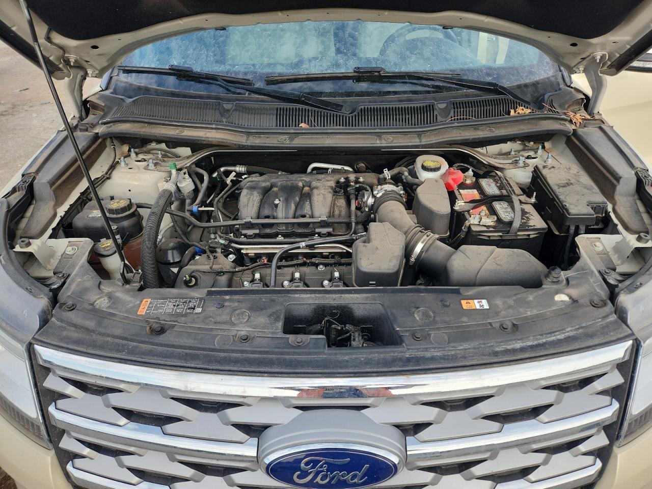 Ford Explorer Limited Image 13