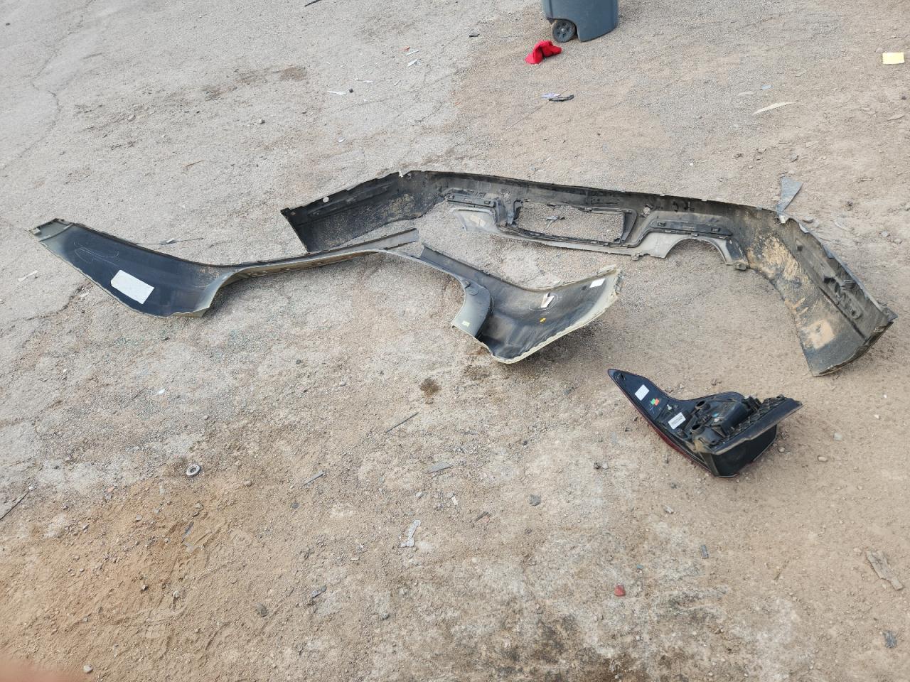 Ford Explorer Limited Image 9