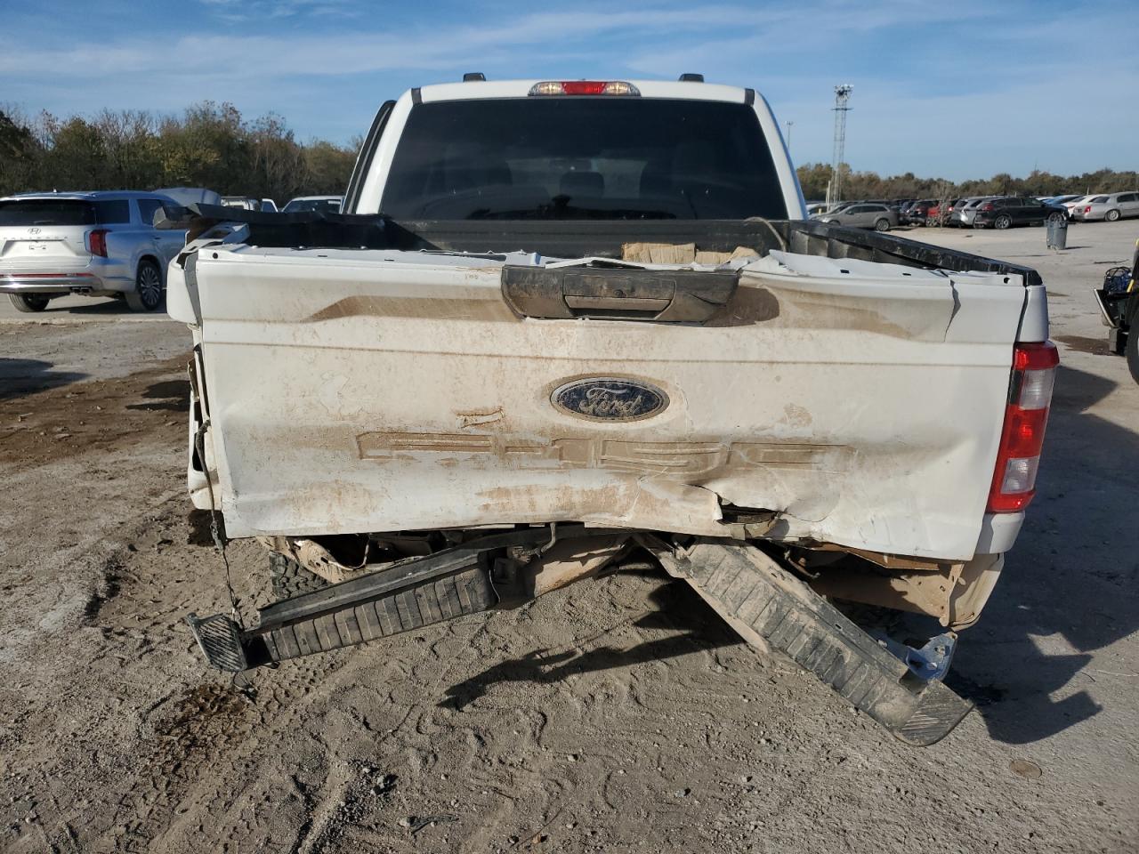 Ford F-150 Supercrew Image 6