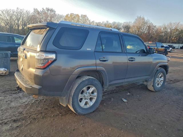 Toyota 4Runner Sr5 Image 3