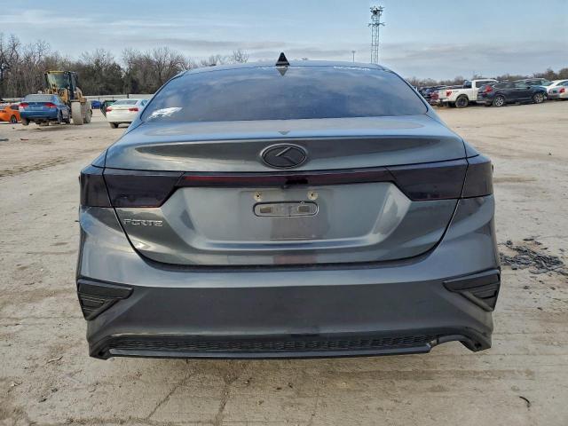 Kia Forte Fe Image 3