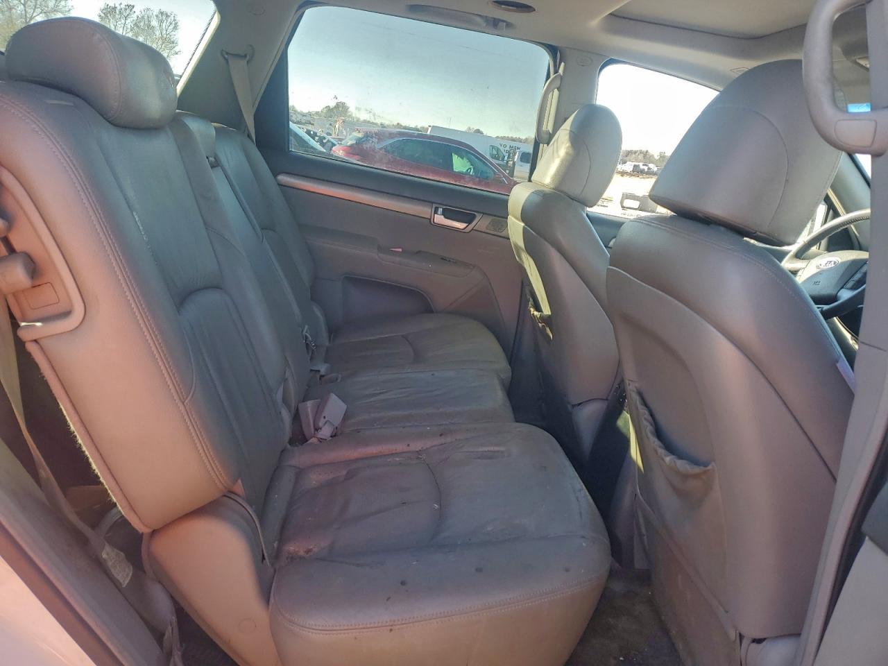 Kia Borrego Lx Image 9