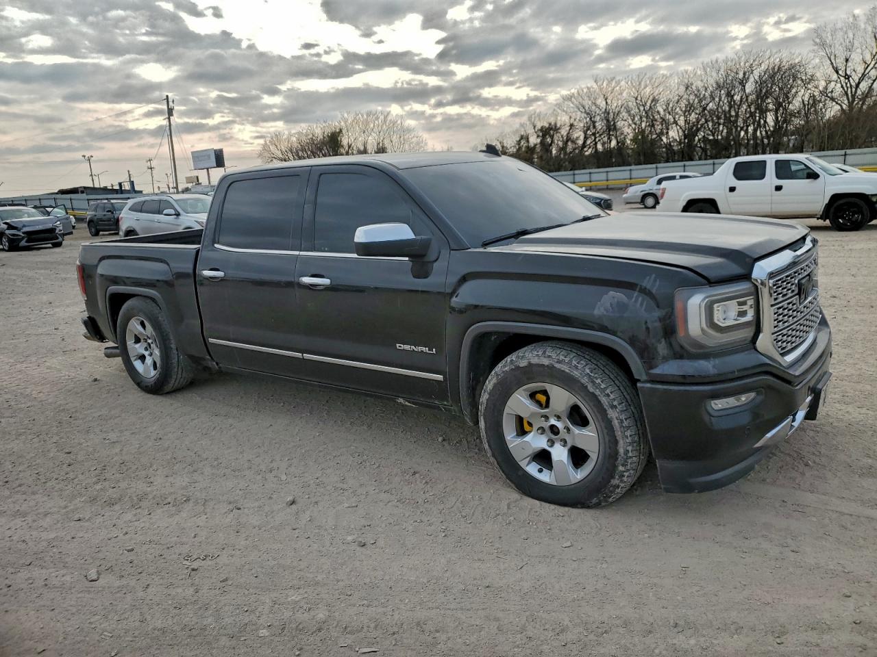 GMC Sierra K1500 Denali Image 2