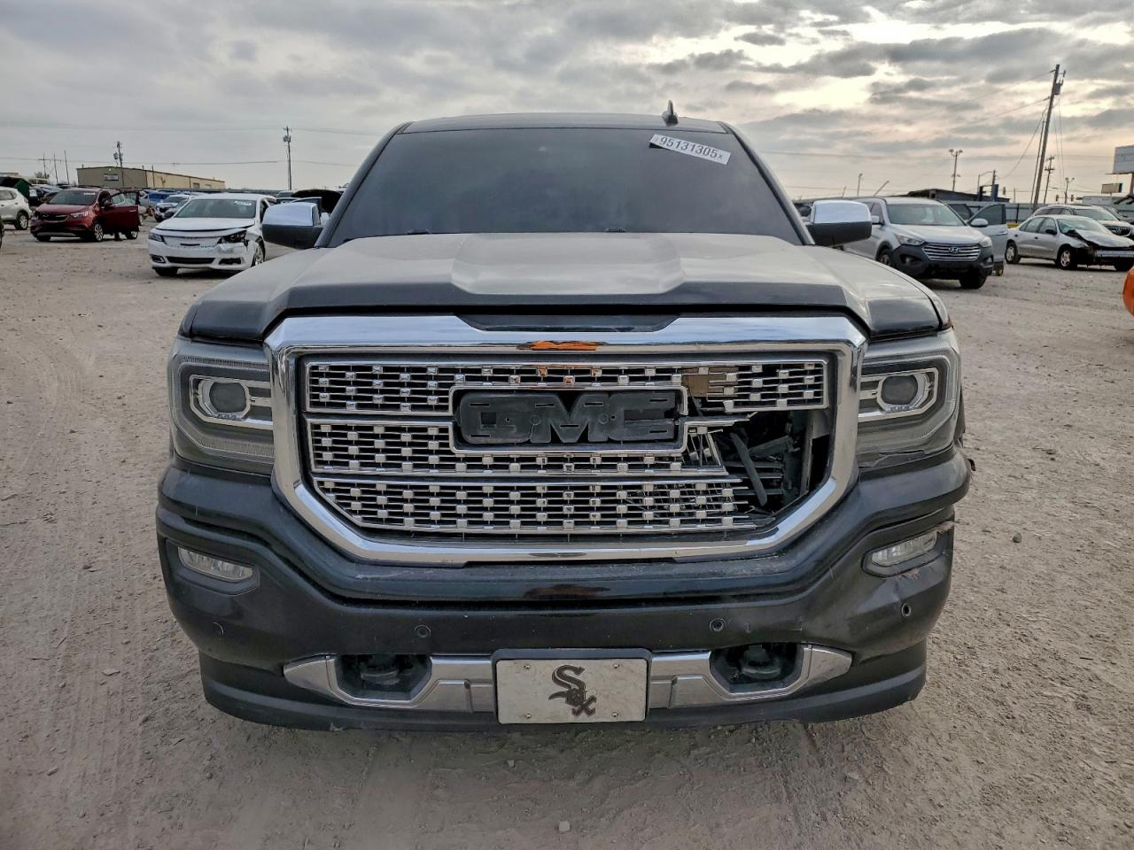 GMC Sierra K1500 Denali Image 9