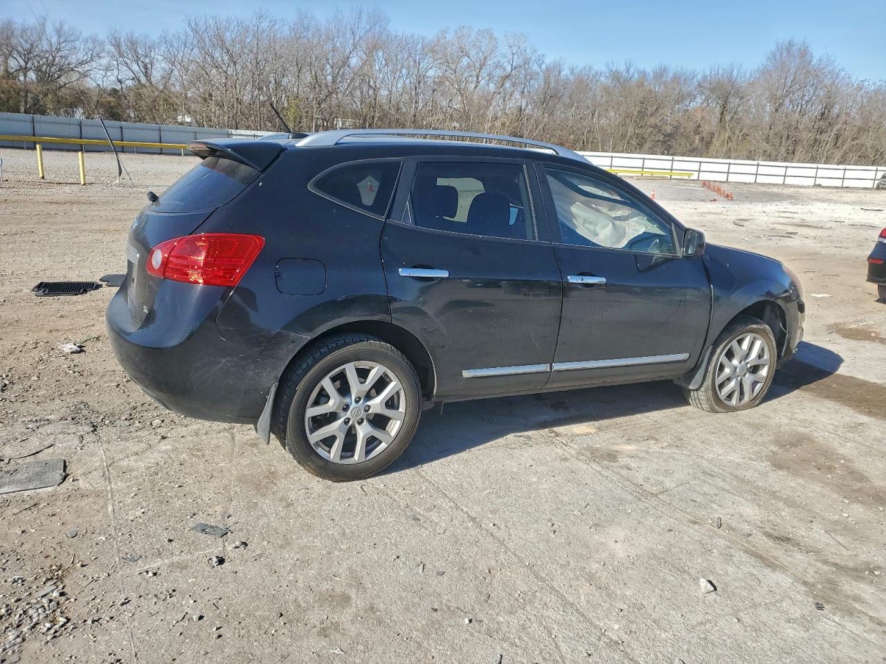 Nissan Rogue S Image 7