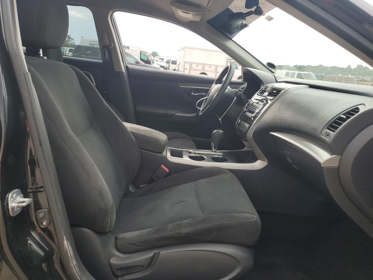 Nissan Altima 2.5 Image 4