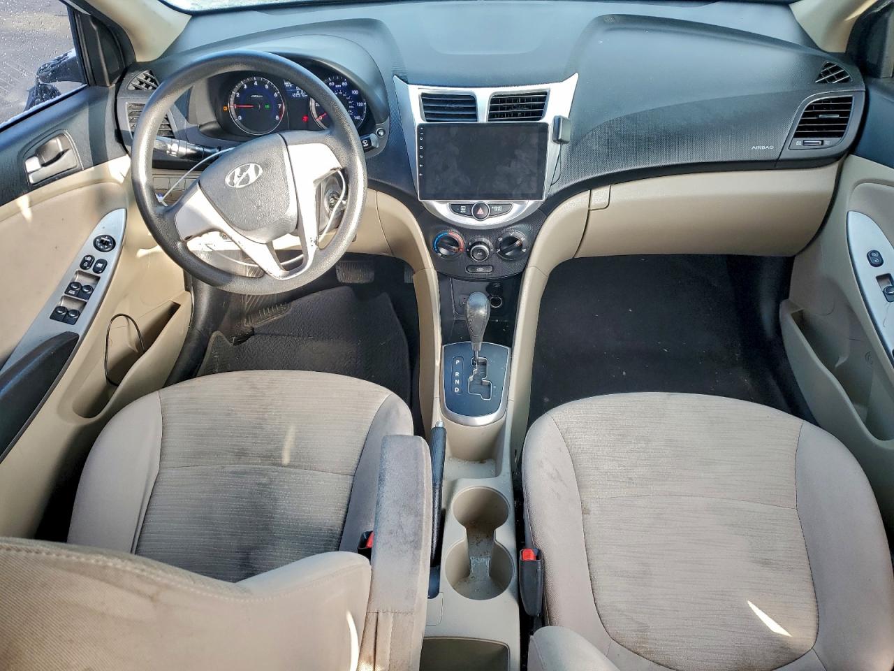 Hyundai ACCENT Se Image 10