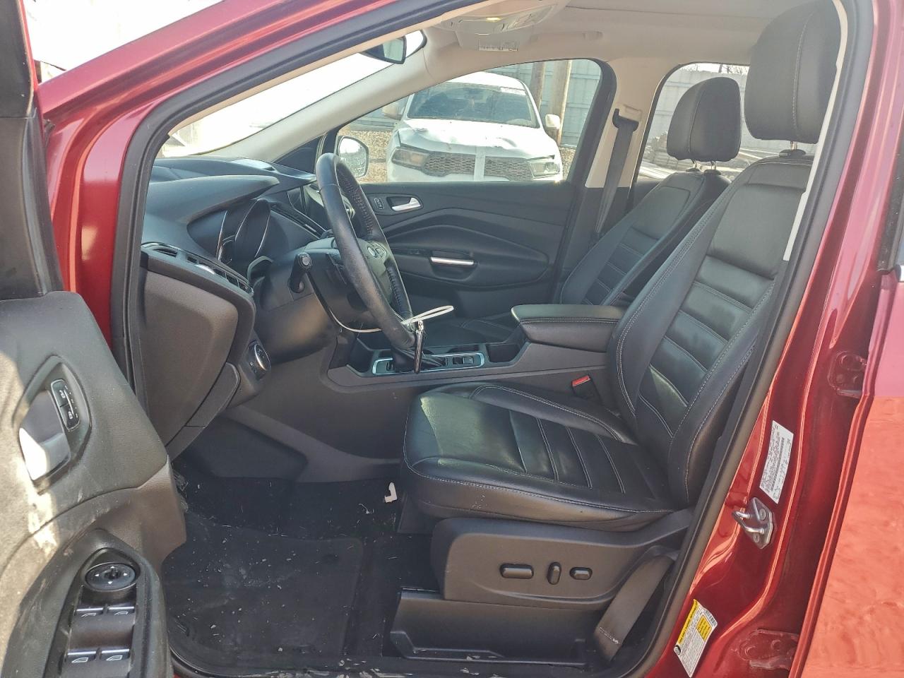 Ford Escape Titanium Image 13