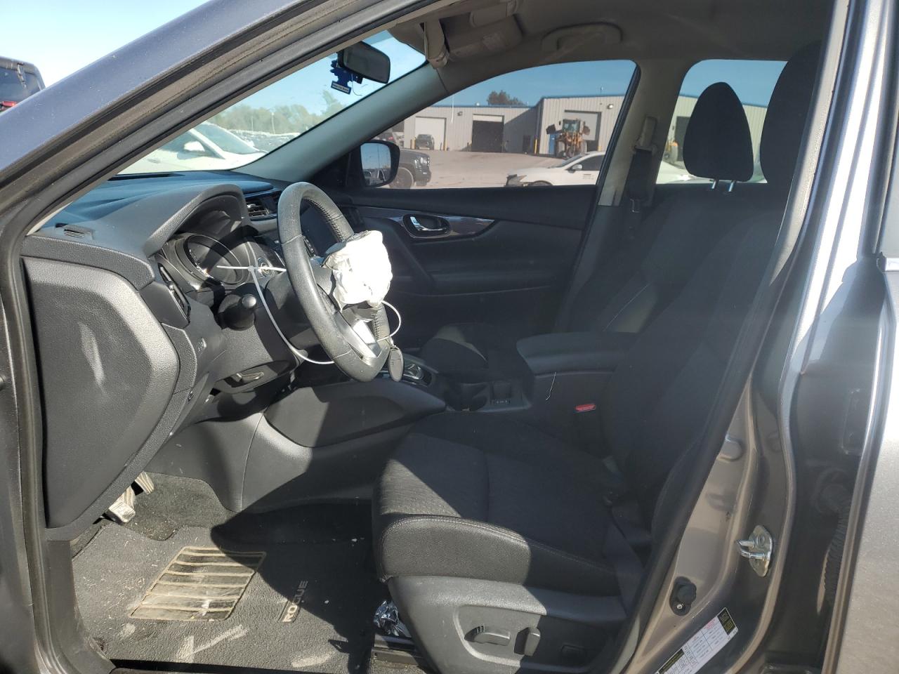 Nissan Rogue S Image 9