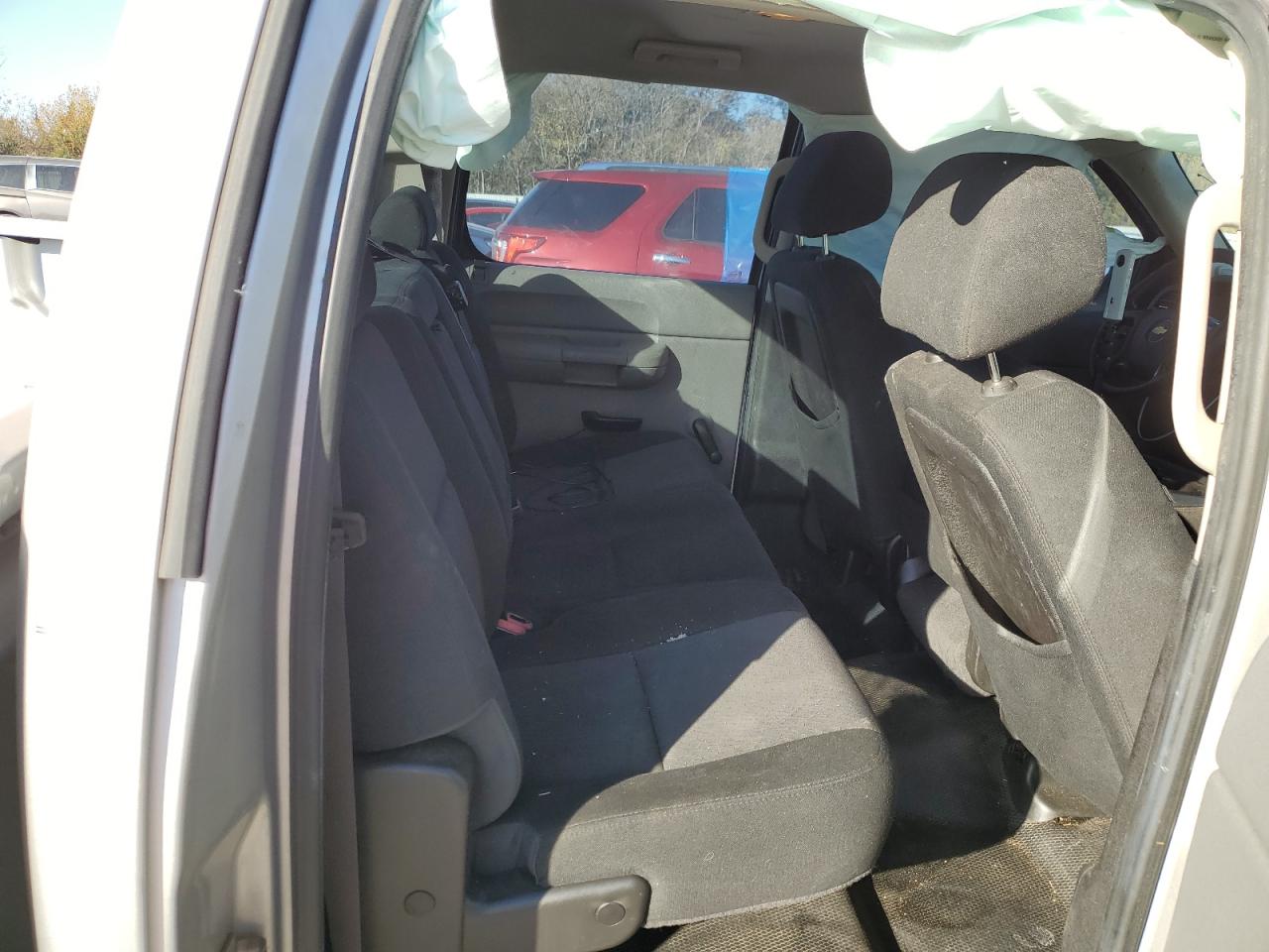 Chevrolet Silverado C1500 Image 11