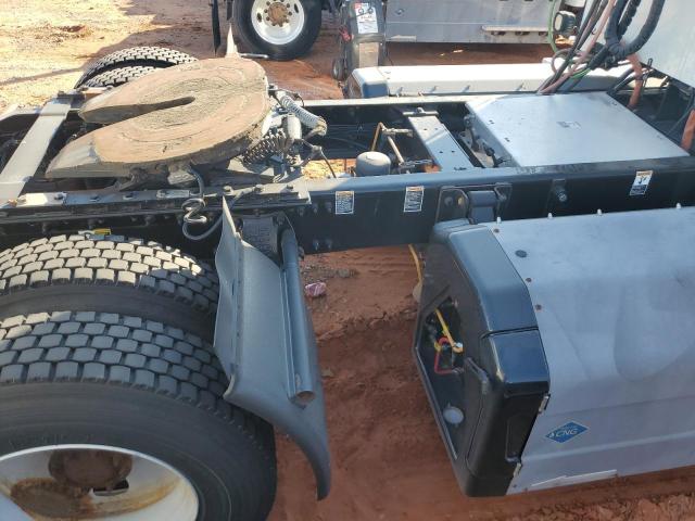 Peterbilt 348 Image 6