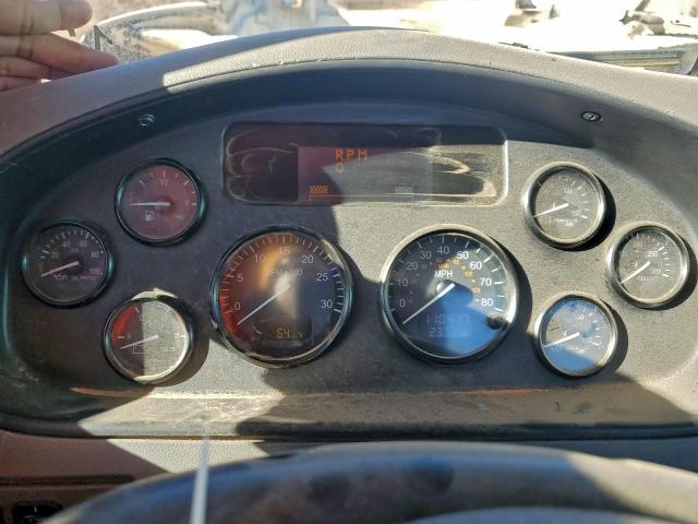 Peterbilt 348 Image 10