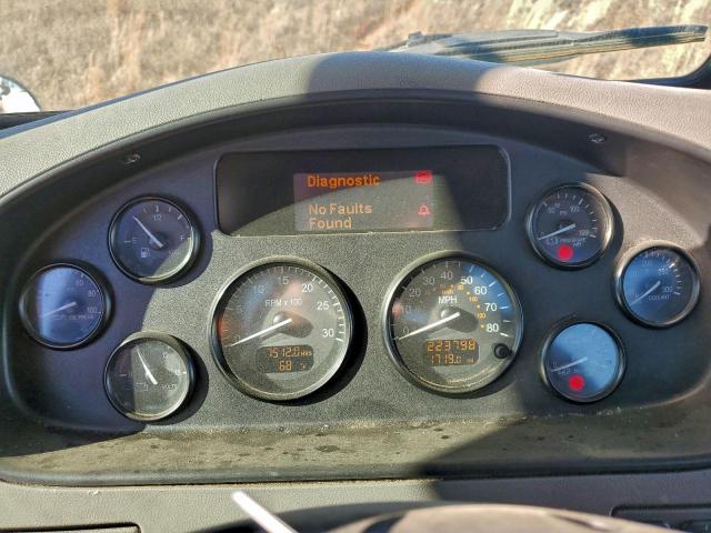 Peterbilt 348 Image 2