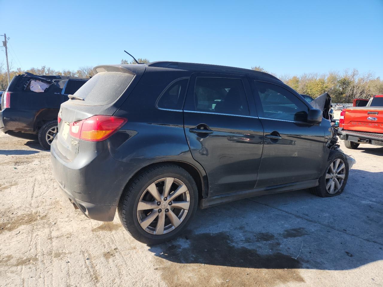 Mitsubishi Outlander Se Image 2