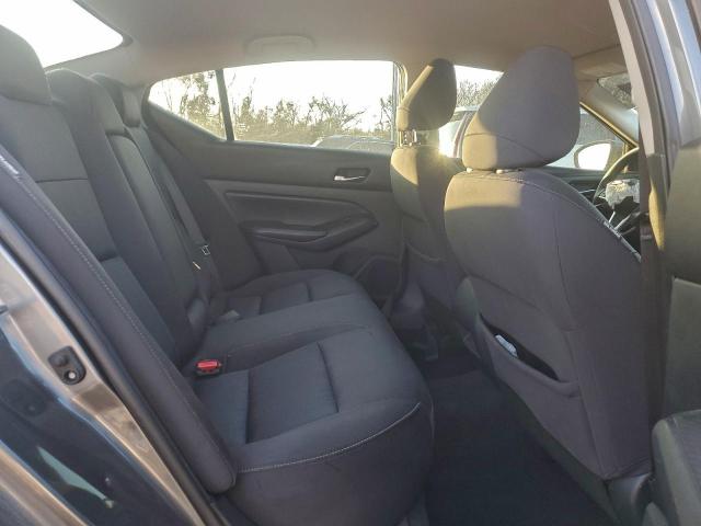 Nissan Altima S Image 5