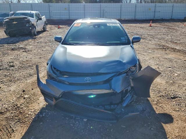 Toyota Corolla Xse Image 3