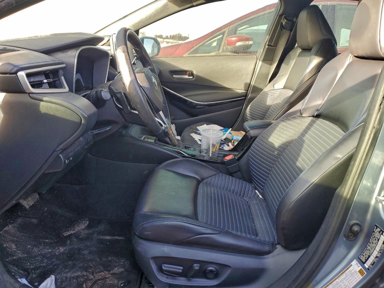 Toyota Corolla Xse Image 9