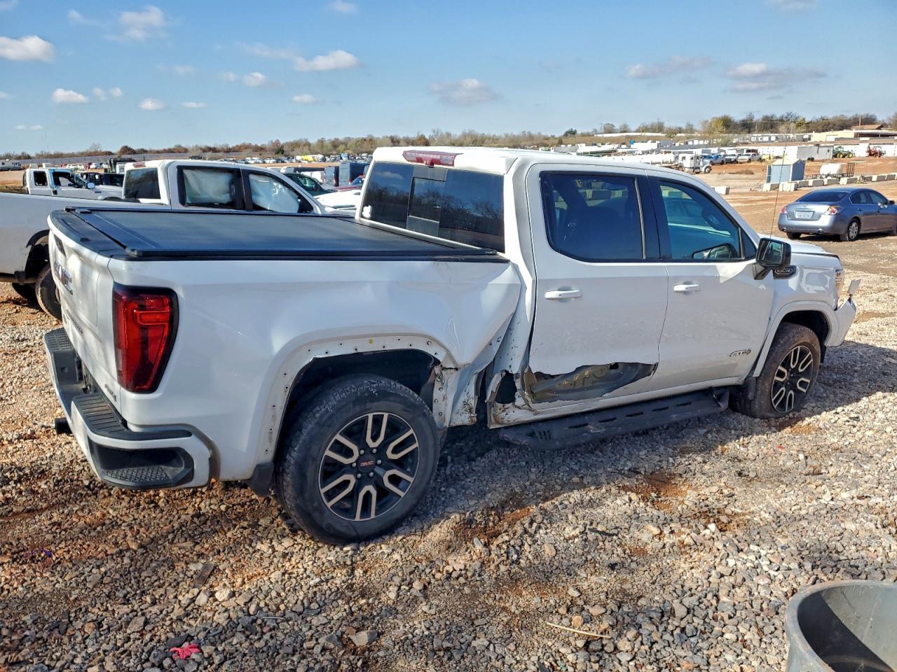 GMC Sierra K1500 At4 Image 12