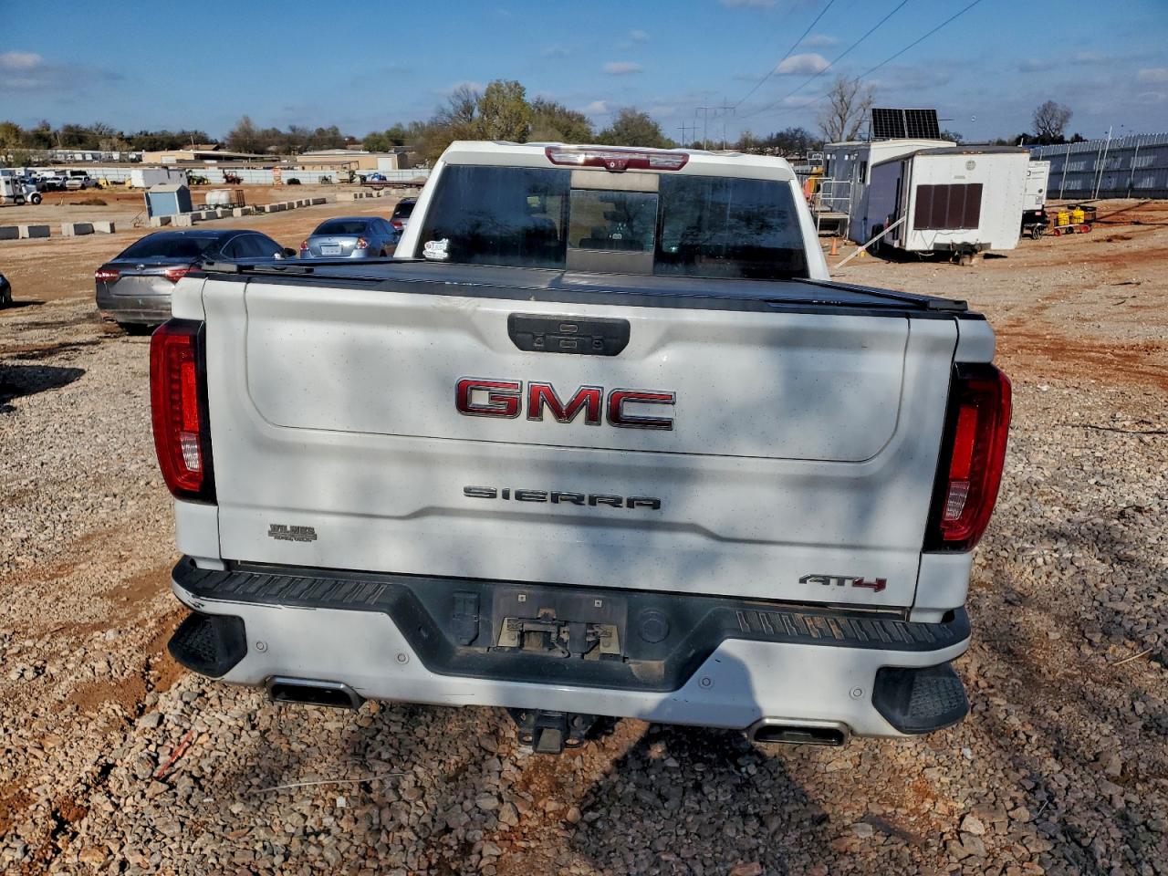 GMC Sierra K1500 At4 Image 2
