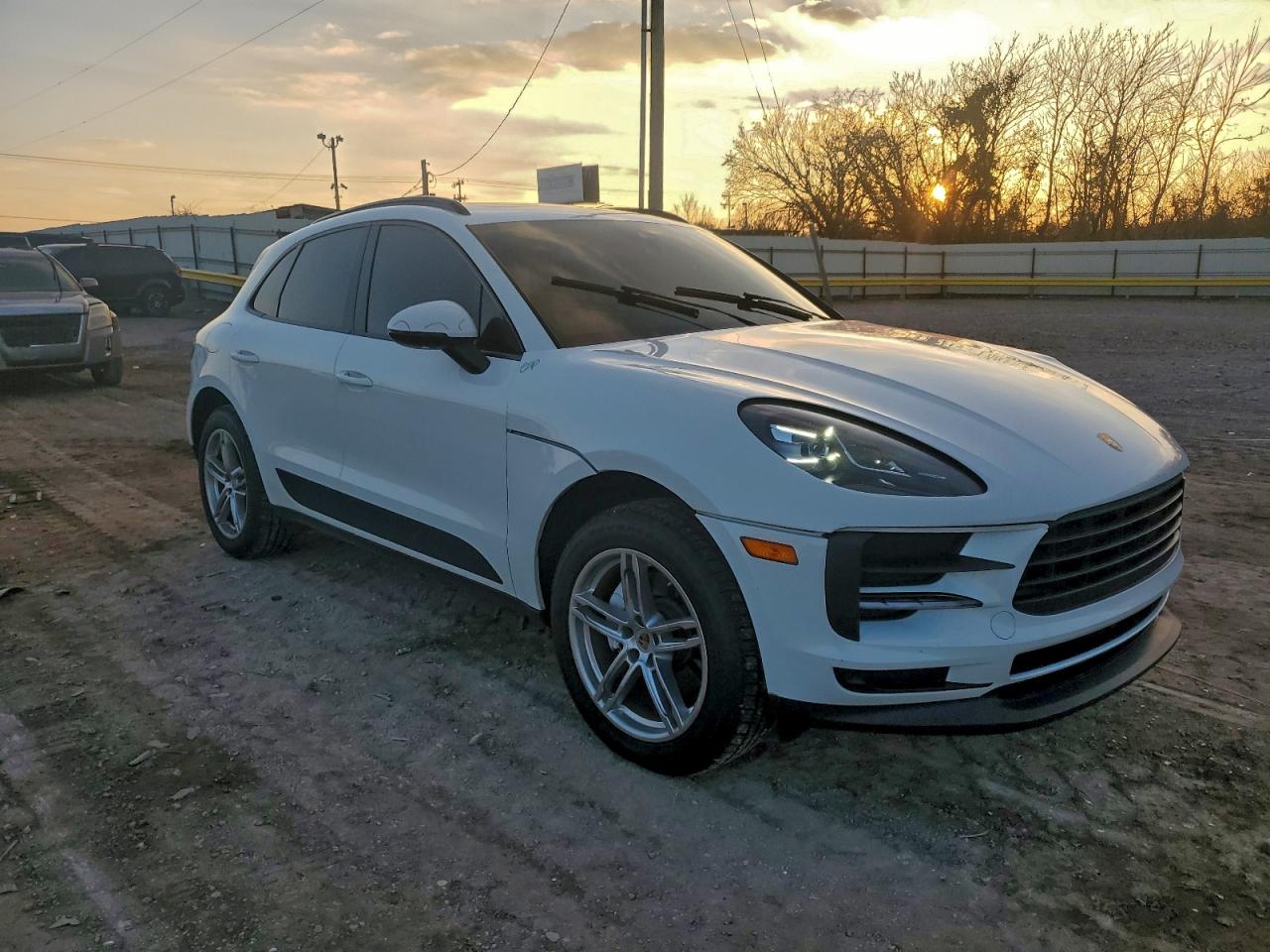 Porsche Macan Image 8