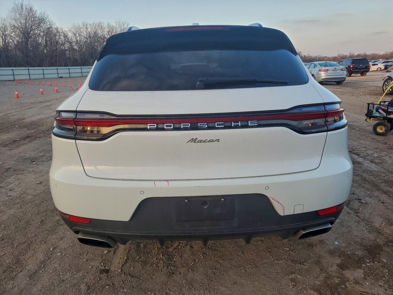 Porsche Macan Image 9