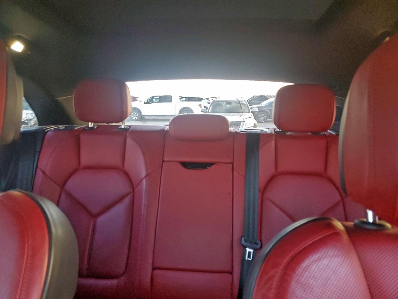 Porsche Macan Image 2