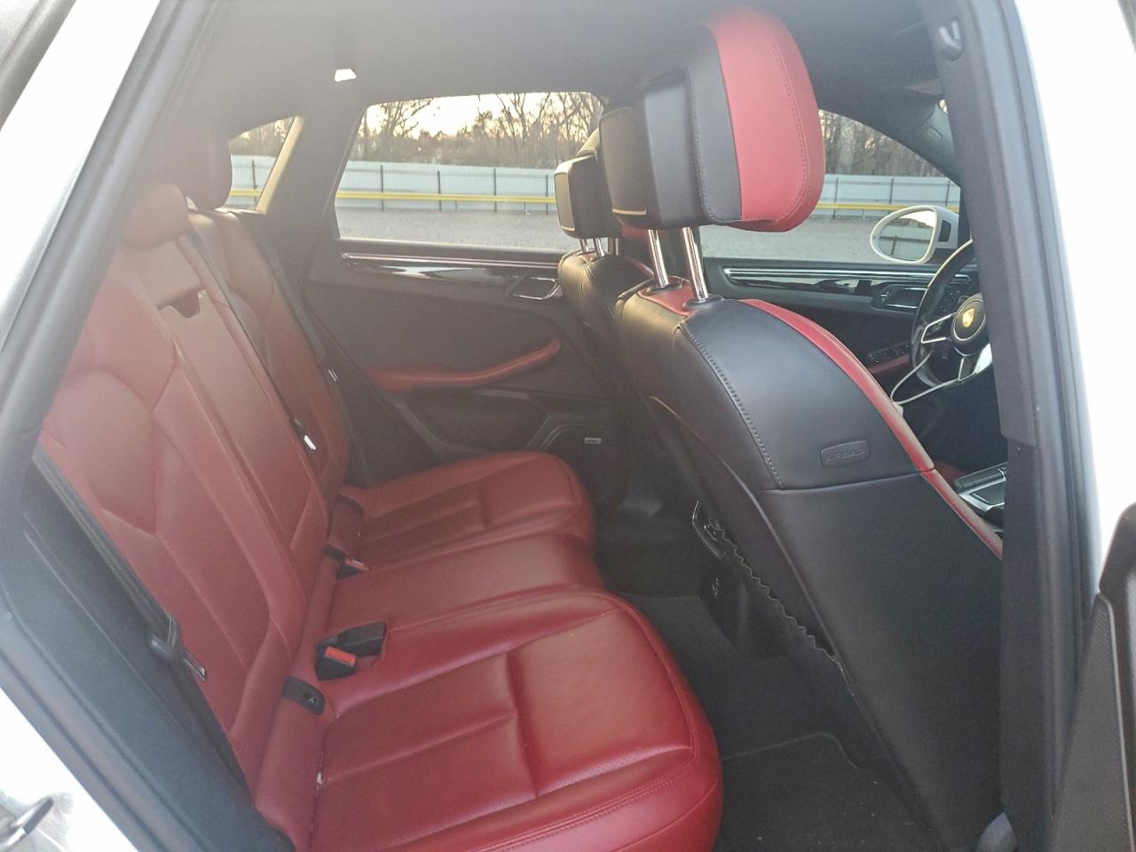 Porsche Macan Image 3