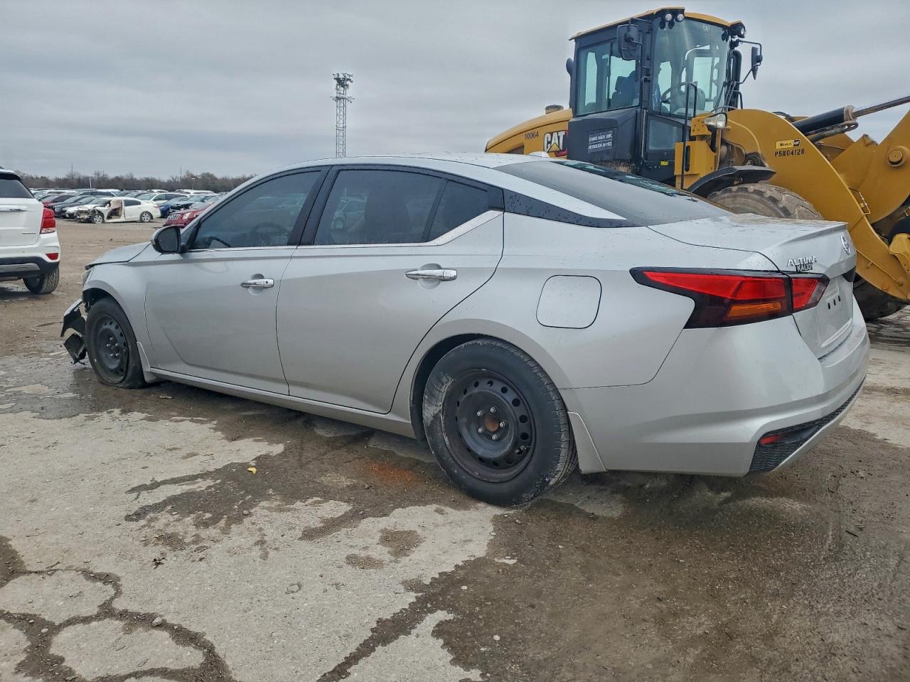 Nissan Altima S Image 12