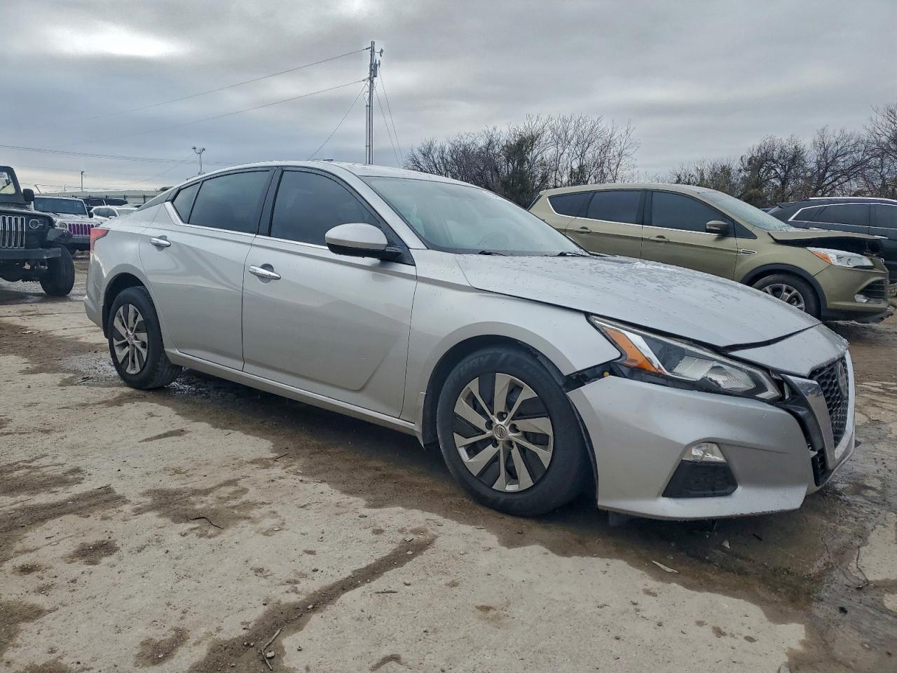 Nissan Altima S Image 6