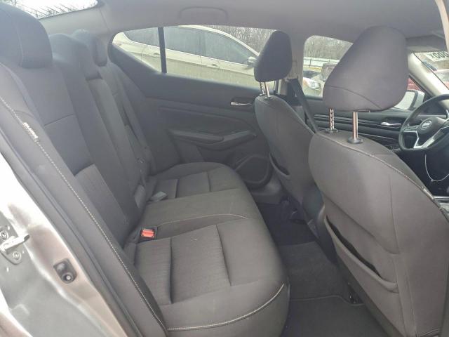 Nissan Altima S Image 3