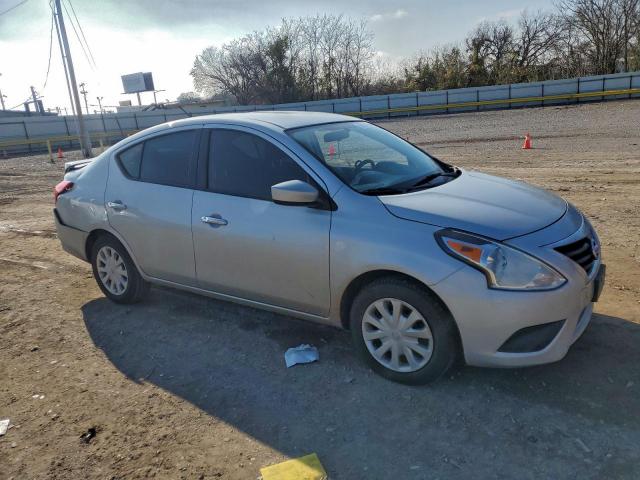Nissan Versa S Image 2