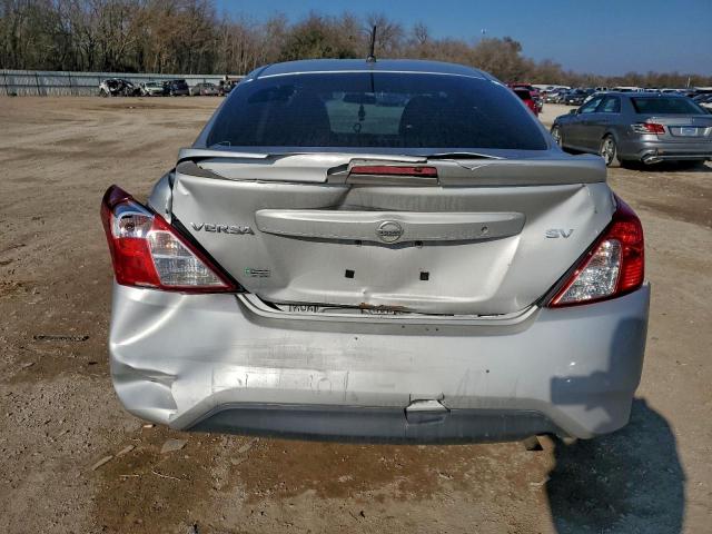 Nissan Versa S Image 9