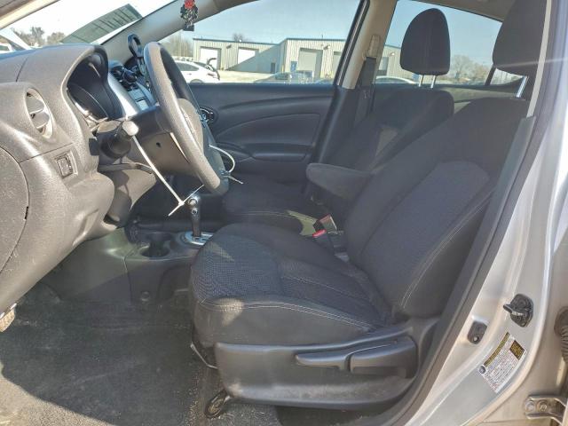 Nissan Versa S Image 6