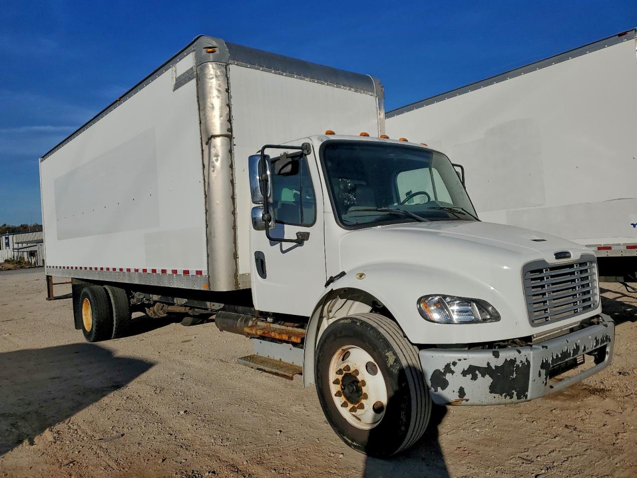 Freightliner M2 106 Medium Duty Image 2