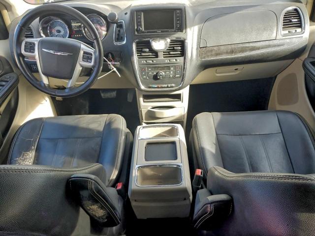 Chrysler Minivan Touring Image 3