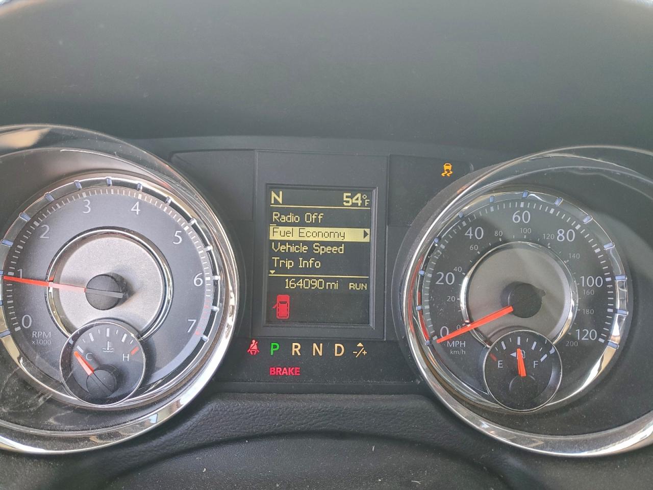 Chrysler Minivan Touring Image 8