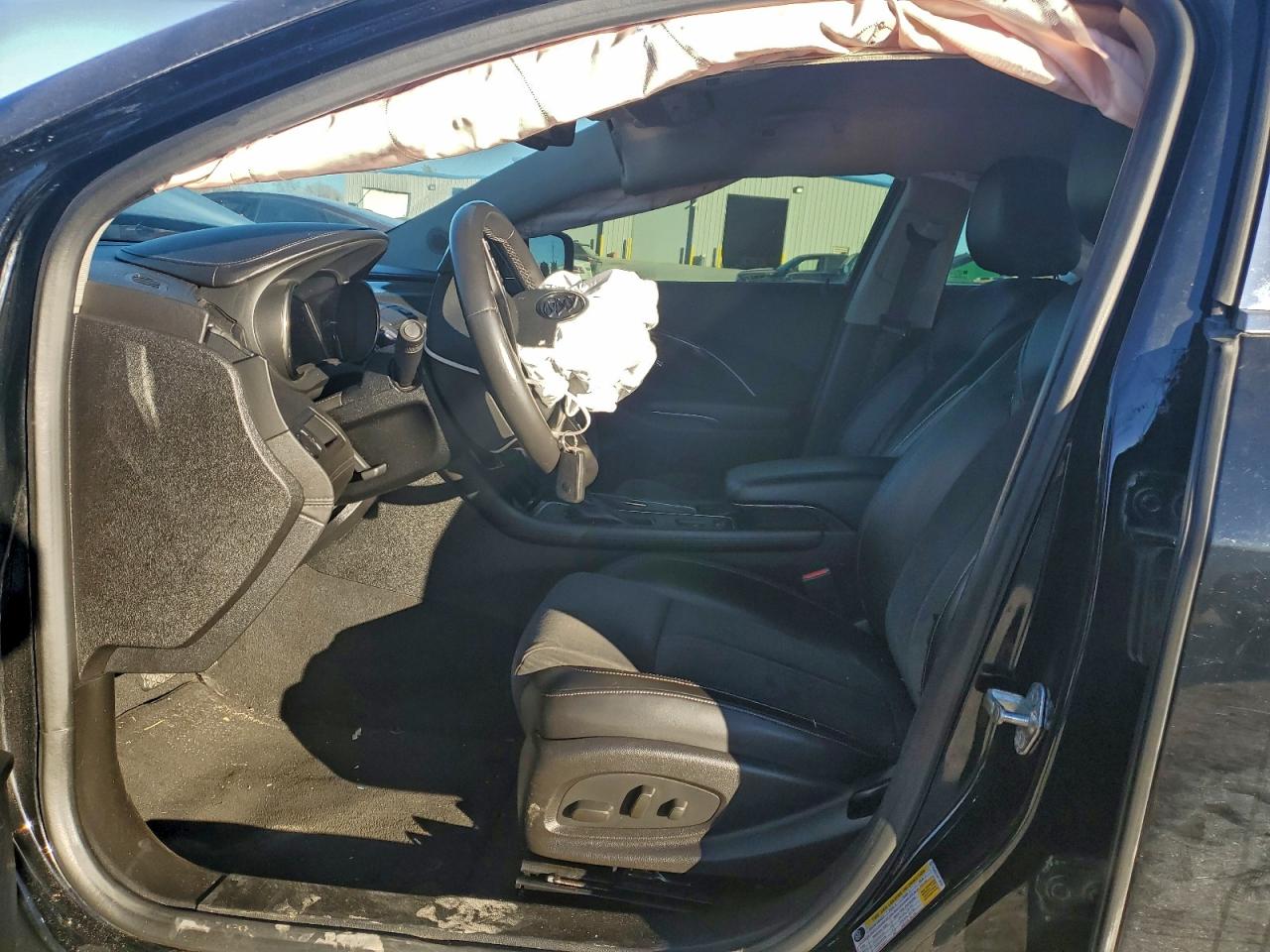 Buick LaCrosse Image 9