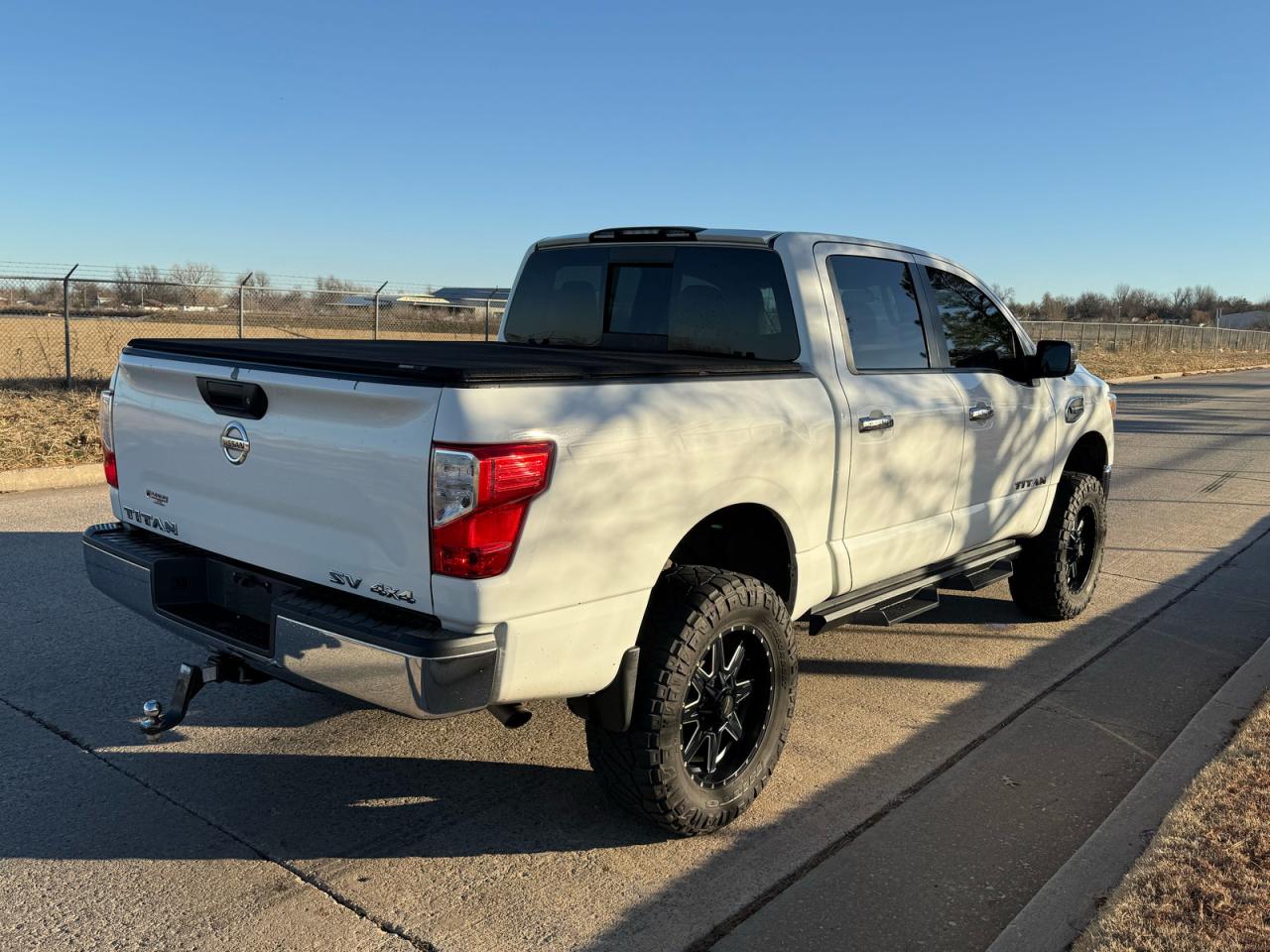 Nissan Titan S Image 9