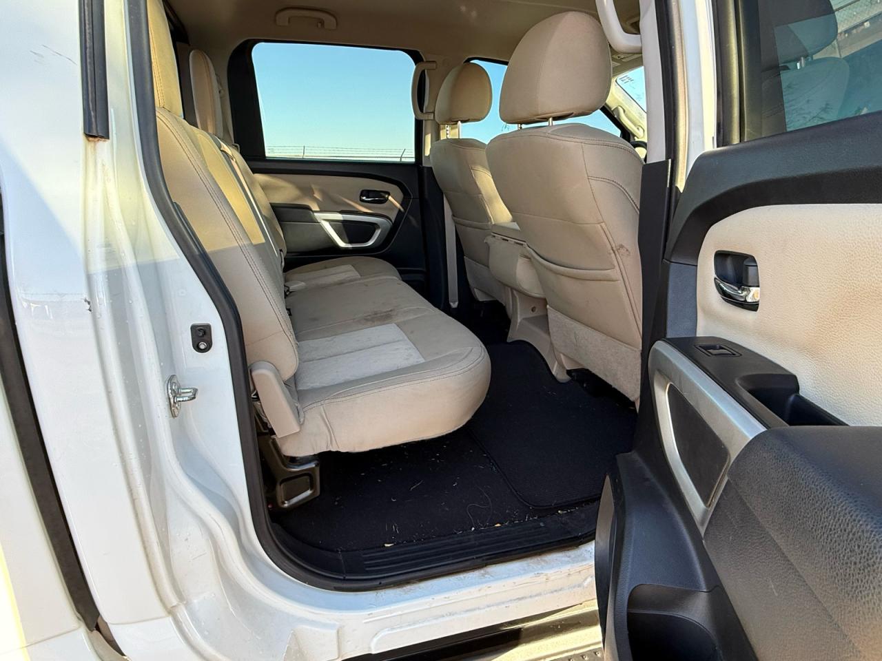 Nissan Titan S Image 5