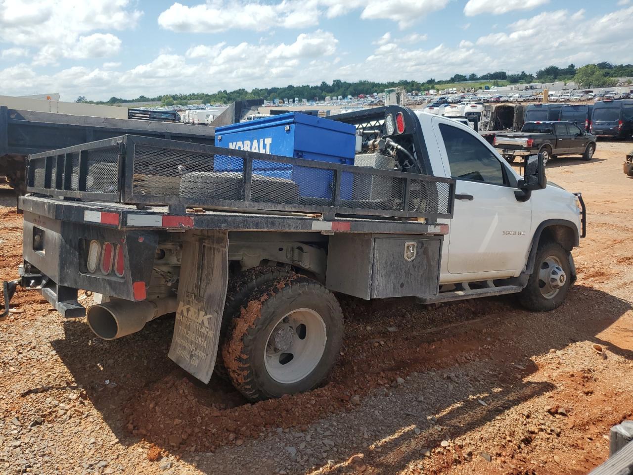 Chevrolet Silverado K3500 Image 4