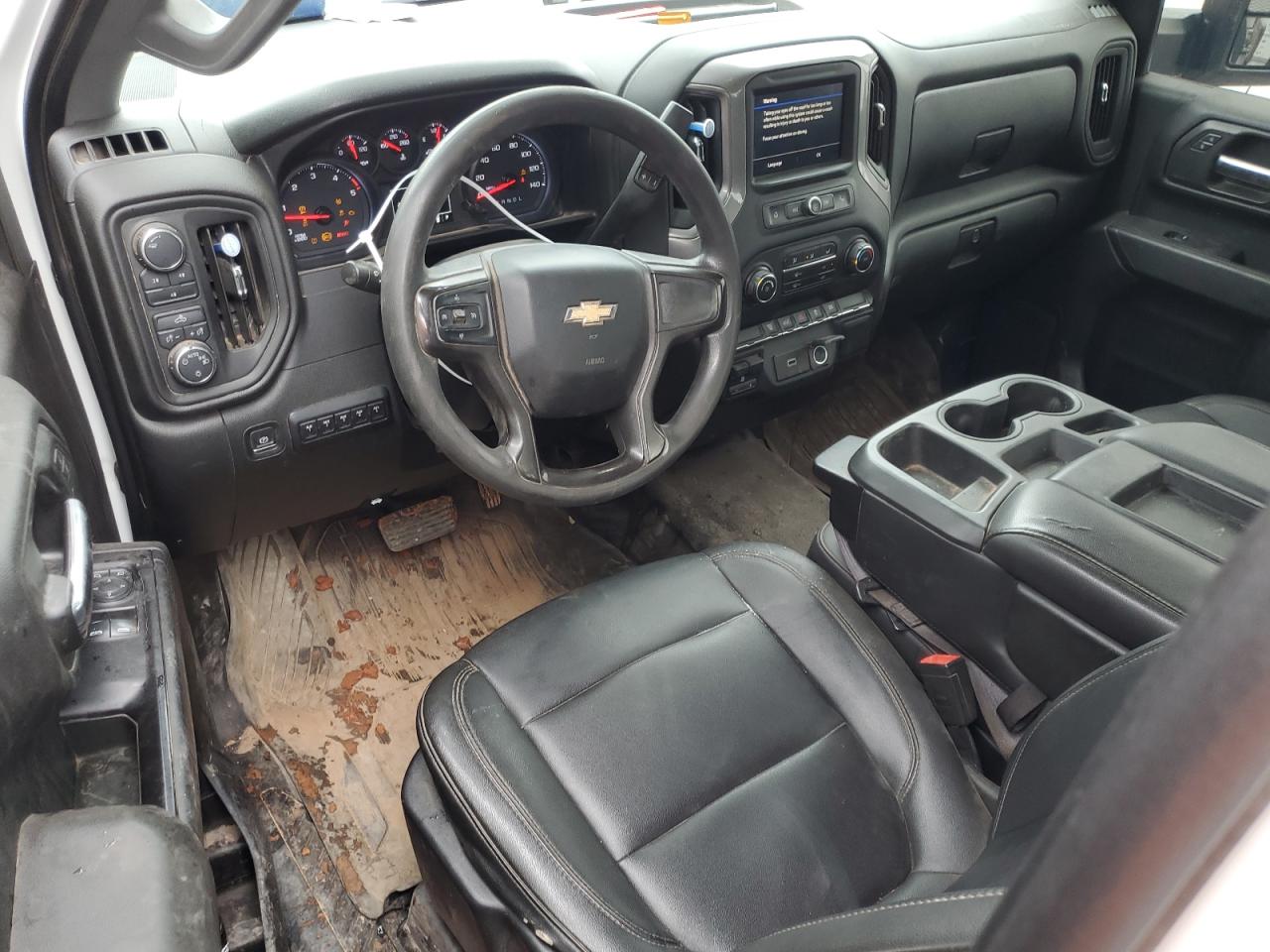 Chevrolet Silverado K3500 Image 11