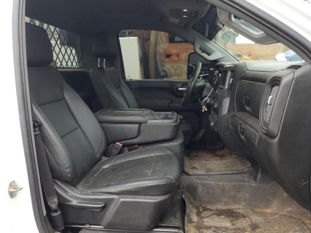 Chevrolet Silverado K3500 Image 10