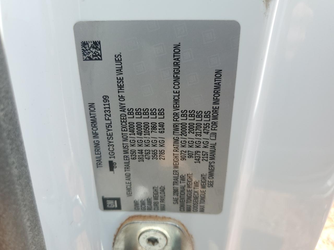 Chevrolet Silverado K3500 Image 12