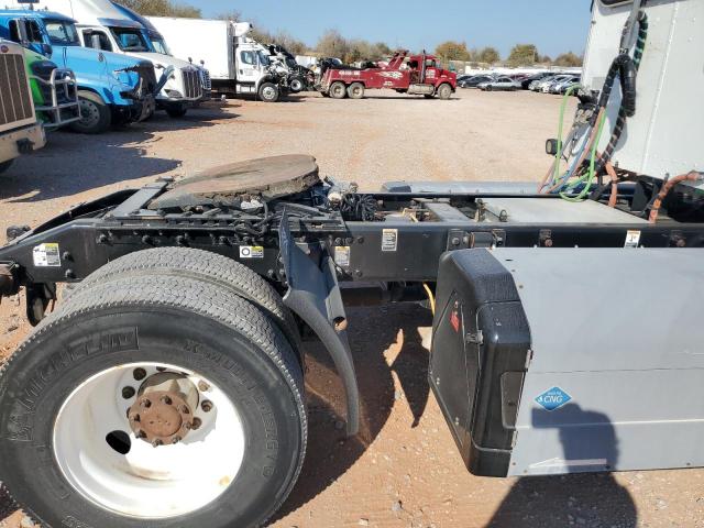 Peterbilt 348 Image 6