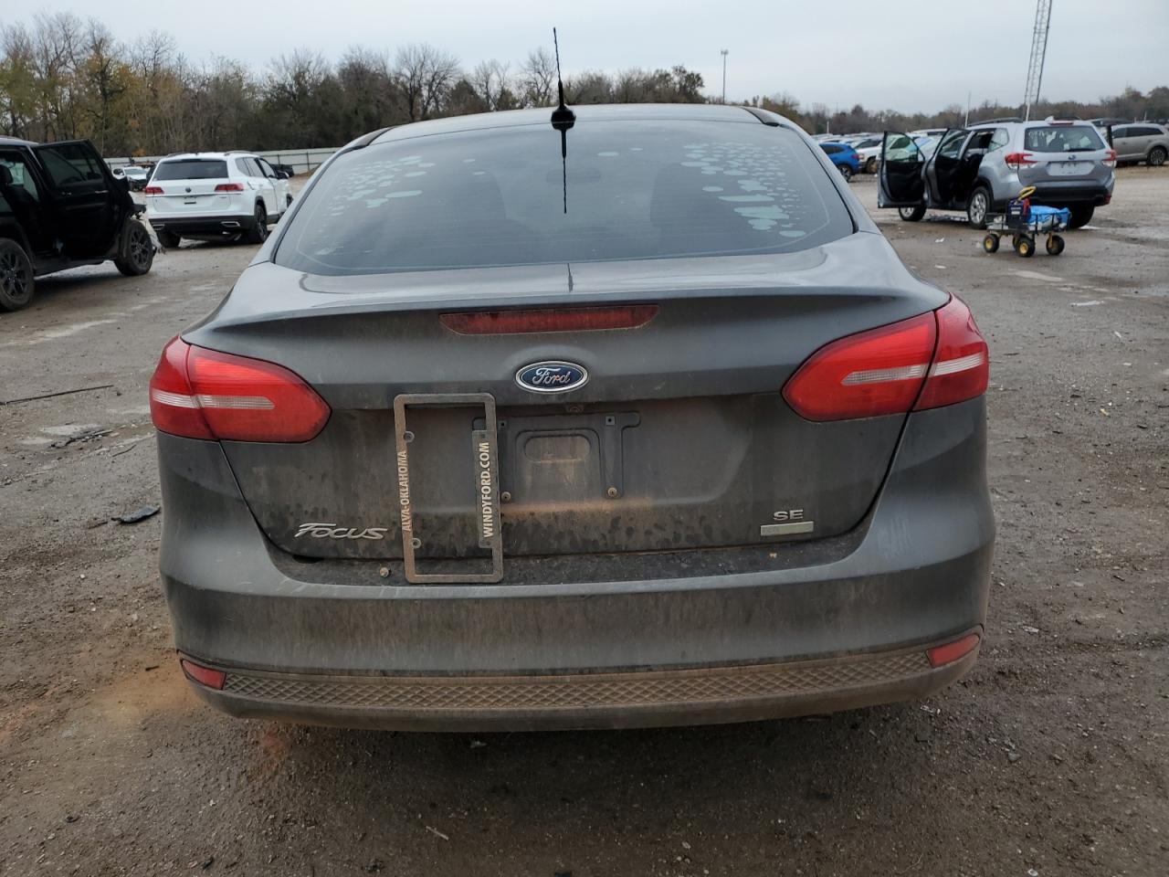 Ford Focus Se Image 6