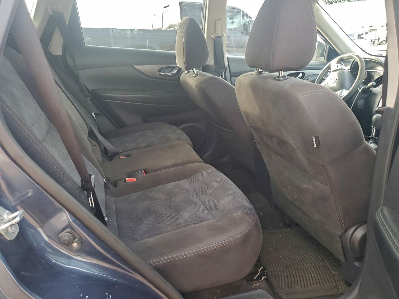 Nissan Rogue S Image 6