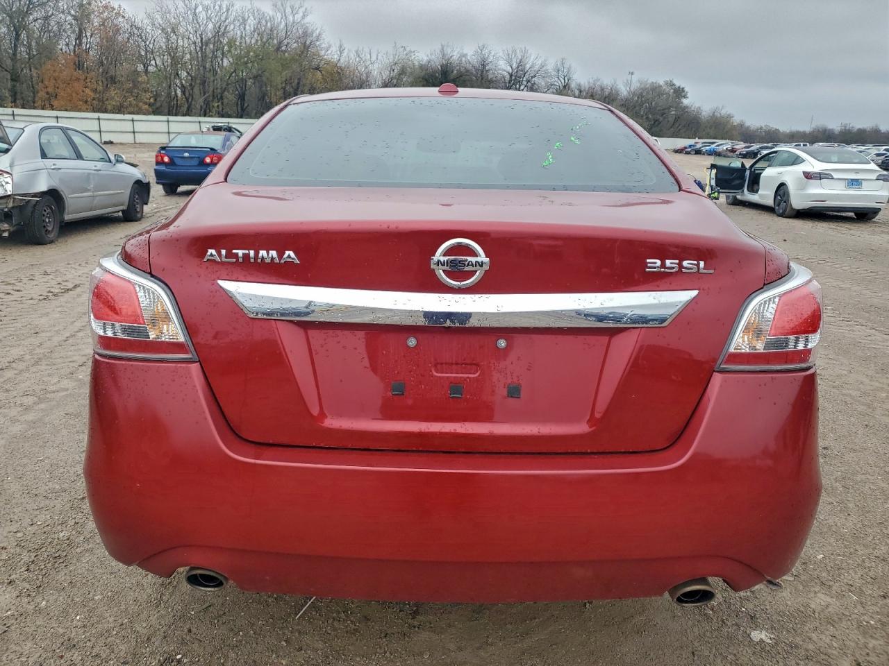 Nissan Altima 3.5s Image 2