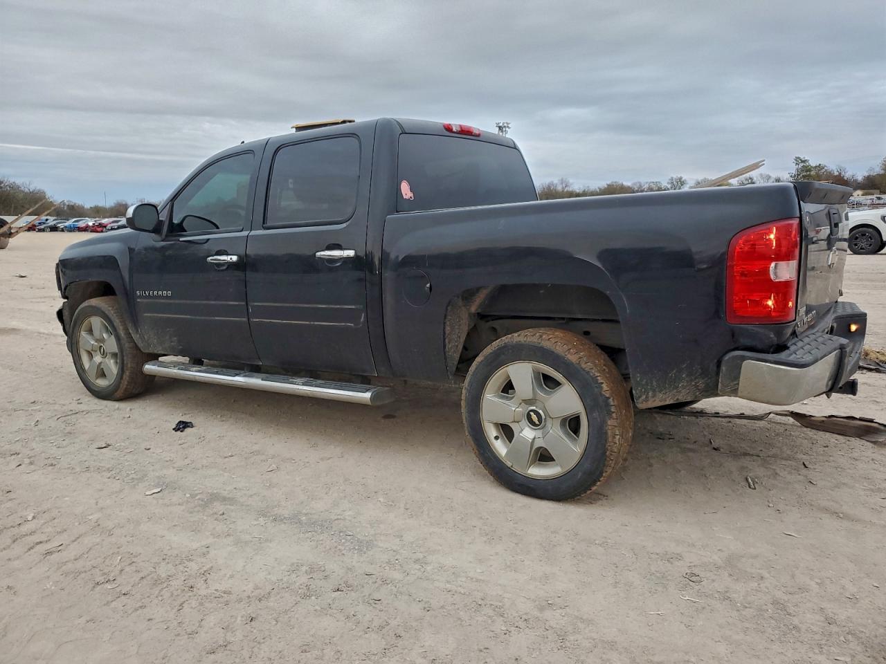 Chevrolet Silverado C1500 Lt Image 2
