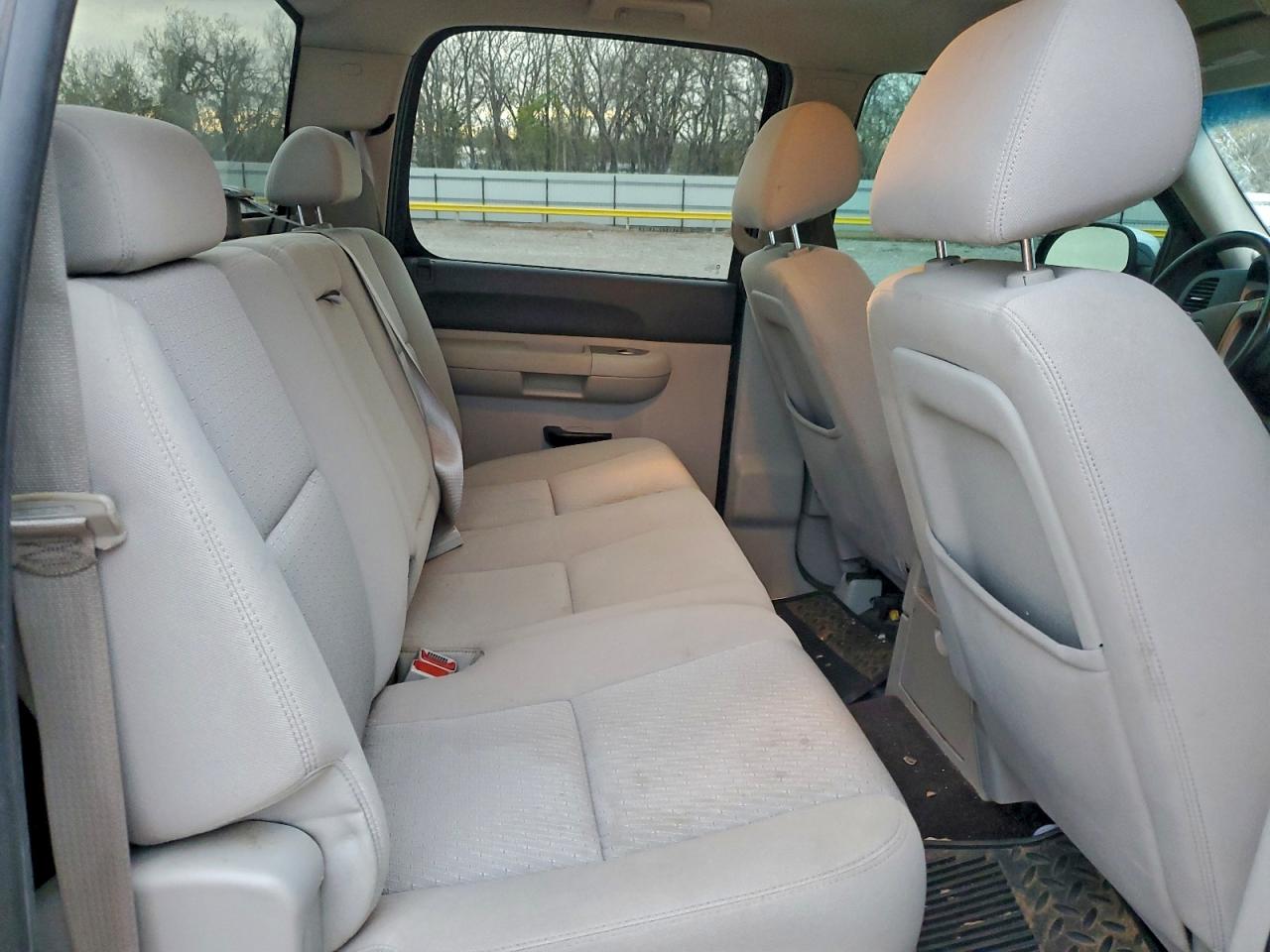 Chevrolet Silverado C1500 Lt Image 10